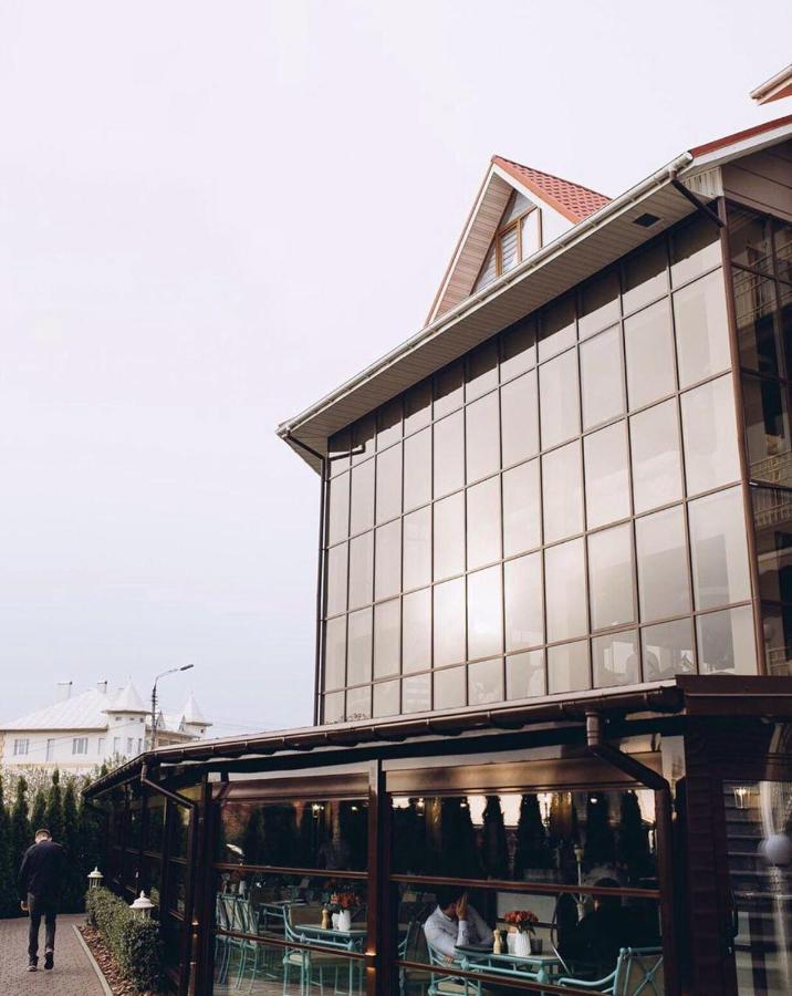 Rivoli Hotel Chernivtsi Exterior photo
